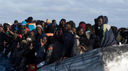 Migrantes llegando al Puerto de la Restinga