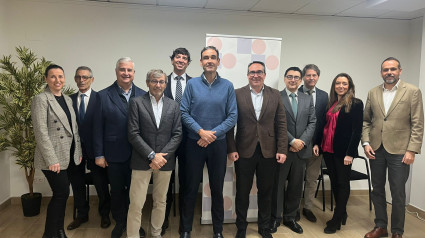 Rubén Ibáñez, presidente de PortCastelló, se ha reunido con los productores españoles de fritas, esmaltes y colores cerámicos