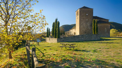 Imagen de la iglesia de San Miguel, en Latre.