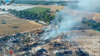 (Foto de ARCHIVO)Imagen del incendio en el asentamiento de Lucena del Puerto (Huelva).PLAN INFOCA03/6/2024