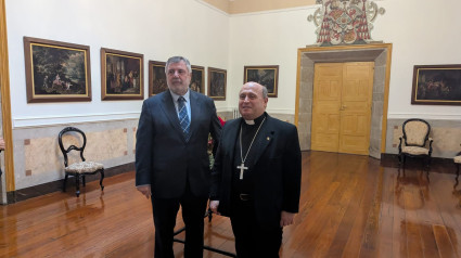 El Arzobispo de Santiago junto al Presidente del Colegio de Médicos de A Coruña