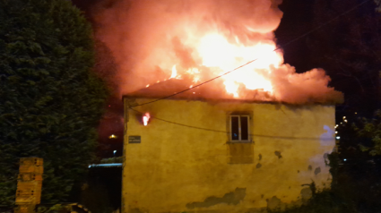 Incendio en el barrio de A Cheda