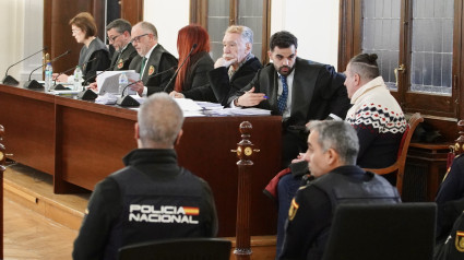 Primera sesión del juicio contra el hombre y la mujer acusados de asesinar a una prostituta en una vivienda de Cembranos en el año 2021