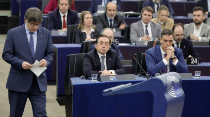 Imagen de archivo del Parlamento Europeo en el que coincidieron sin mirarse Sánchez y Puigdemont