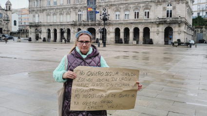 Pilar, vecina afectada por una inquiokupa