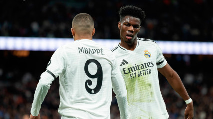 Mbappé celebra con Tchouameni el primer gol del Real Madrid frente al Celta