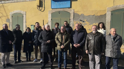 Senadores del Partido Popular de Lugo en la estación de Rubián