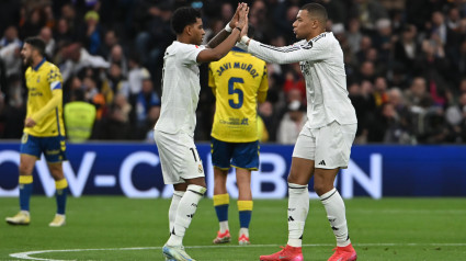 Rodrygo y Mbappé durante el partido Real Madrid-Las Palmas