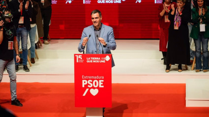 19/01/2025 Sánchez critica las medidas "vintage" del PP EN vivienda: "Da la sensación de que no han aprendido o están a otra cosa".El presidente del Gobierno y secretario general del PSOE, Pedro Sánchez, ha calificado las medidas propuestas por el Partido Popular en materia de vivienda como "vintage", "porque vuelven a lo mismo", y ha asegurado que "da la sensación de que no han aprendido", o, si lo han hecho, "no les interesa porque están a otra cosa".POLITICA ESPAÑA EUROPA EXTREMADURACARLOS CRIADO/ EUROPA PRESS