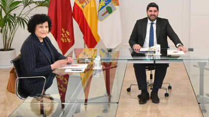 El presidente de la Región de Murcia y la alcaldesa de Puerto Lumbreras en el Palacio de San Esteban