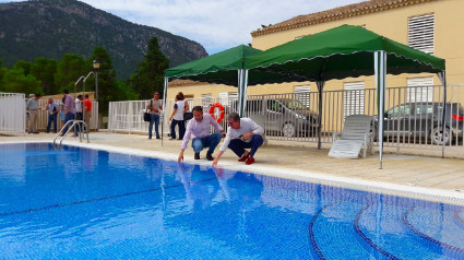 Piscina del albergue de Casa Iglesias, el pasado verano