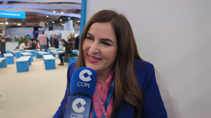 Miriam Alegría en el set de COPE Región de Murcia en FITUR