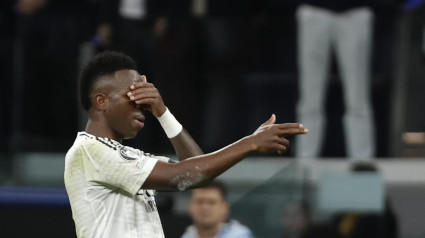 Vinicius celebra el 5-0 del Real Madrid contra el Salzburgo.