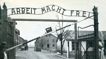 Puerta de entrada al campo de concentración de Auschwitz