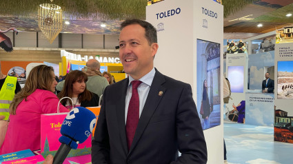 Entrevista en FITUR al alcalde de Toledo, Carlos Velázquez