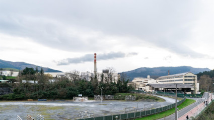 Exterior de la fábrica de la multinacional Guardian en Laudio-Llodio