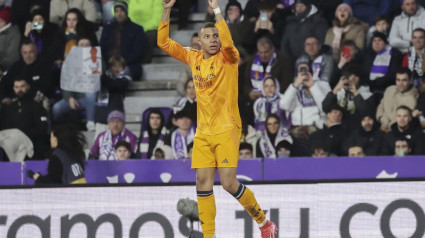 Kylian Mbappé celebra uno de los goles en el Valladolid-Real Madrid