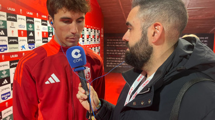 Momento único en Tiempo de Juego: Manu Lama recibe en directo la felicitación de su padre Manolo tras su primer gol