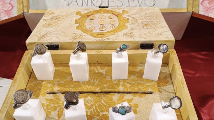 Anillos de los Obispos Santos