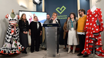 La diputada provincial de Granada Marta Nievas presenta el video con diseñadores granadinos