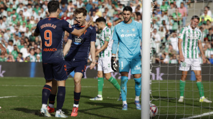 Douvikas celebrando un gol ante el Betis