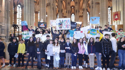 Los jóvenes han mostrado sus mensajes de paz