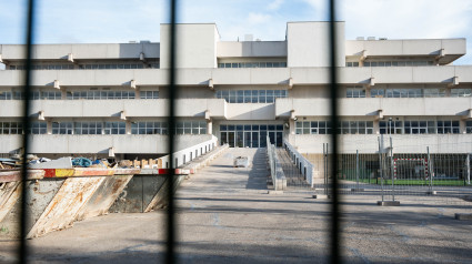 Fachada de uno de los centros de menores de Madrid, en Fuenlabrada