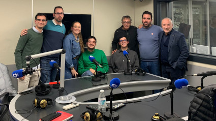 Armando Ortiz en los estudios de COPE, junto al equipo de Cruz de Guía y Ángel Aguilera, Hermano Mayor de la Cofradía del Trabajo