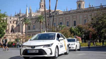 Taxis en el casco histórico de Sevilla