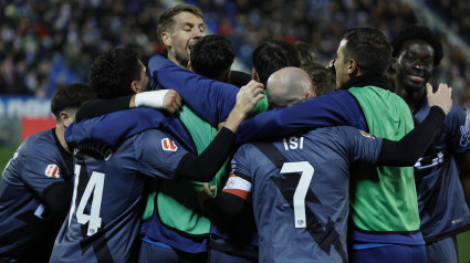 Los futbolistas del Rayo celebran el gol de Ciss contra el Leganés.