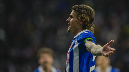 Carlos Romero celebra el primer gol del Espanyol