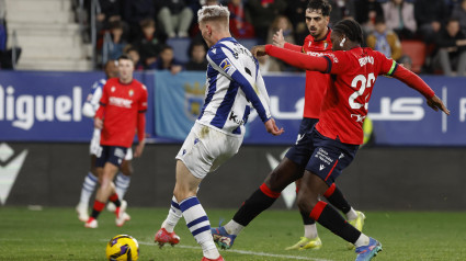 Oskarsson marca el 2-1 en el Osasuna - Real Sociedad.