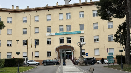 Entrada al Hospital Provincial de Huesca