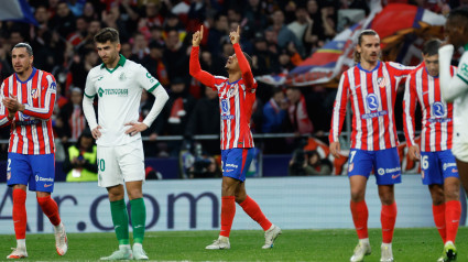 Samu Lino, con los dedos al cielo, tras marcar el 3-0 en el Atlético-Getafe, de Copa del Rey