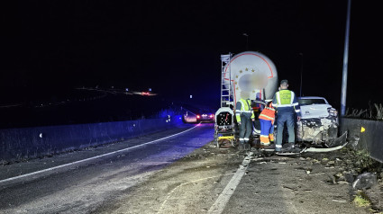 Este aparatoso accidente se produjo la pasada noche a la altura del municipio lucense de Begonte