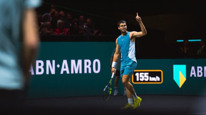 Alcaraz avanza a cuartos de final en Rotterdam