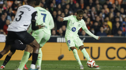 Lamine Yamal marca el Valencia 0 - Barcelona 5