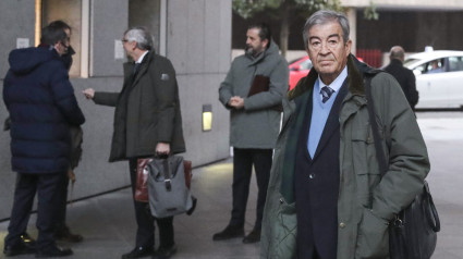 Francisco Álvarez-Cascos, a las puertas de la Audiencia Provincial de Oviedo