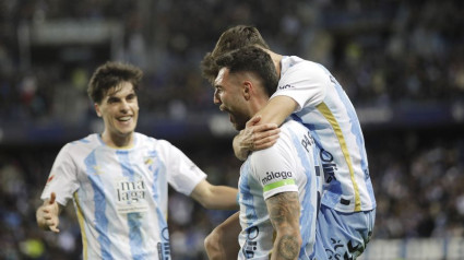 Álex Pastor celebra el gol