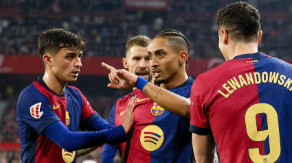 Raphinha celebra el 1-3 durante el Sevilla-Barcelona, de LaLiga