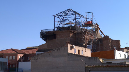 ¿Tienes 20 euros? Puedes apadrinar una teja y dejar tu huella en la historia de este pueblo