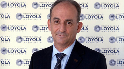 Gabriel Pérez Alcalá Universidad Loyola