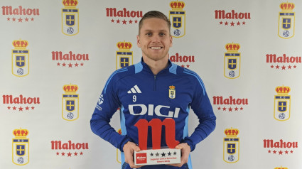 Alemao, premio al Jugador Cinco Estrellas del Real Oviedo