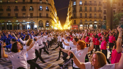 Imagen del flashmob jotero de 2024 en la plaza del Pilar.