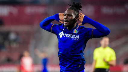 Christantus Uche celebra el primer gol ante el Girona