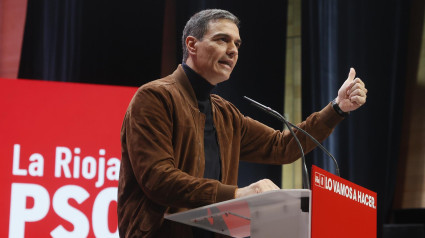 Sánchez se presenta como referente contra Trump y urge al PP a romper con Vox