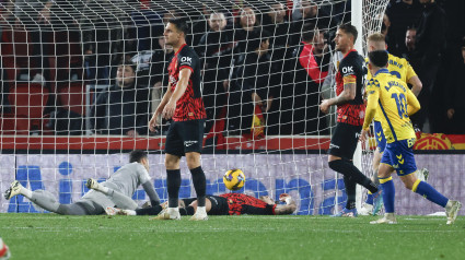 Greif se lamenta tras el gol de Bajcetic en el Mallorca - Las Palmas.