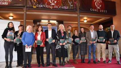 17/02/2025 Rocío Blanco en la presentación de la revista 'Artesanos. La otra mirada del Carnaval' en el Teatro Falla.POLITICA ESPAÑA EUROPA ANDALUCÍAJUNTA DE ANDALUCÍA