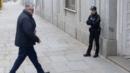 Archivo - El ex asesor del ex ministro José Luis Ábalos, Koldo García, llega al Tribunal Supremo para declarar, a 17 de diciembre de 2024, en Madrid (España).