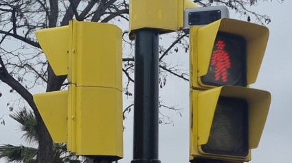 Dispositivo acústico instalado en la parada del tranvía de La Romareda